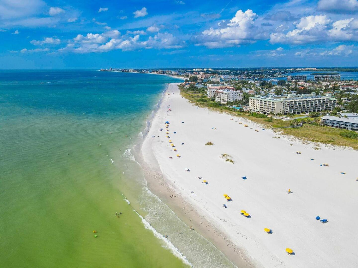 Tropic Terrace Hotel St. Pete Beach Buitenkant foto