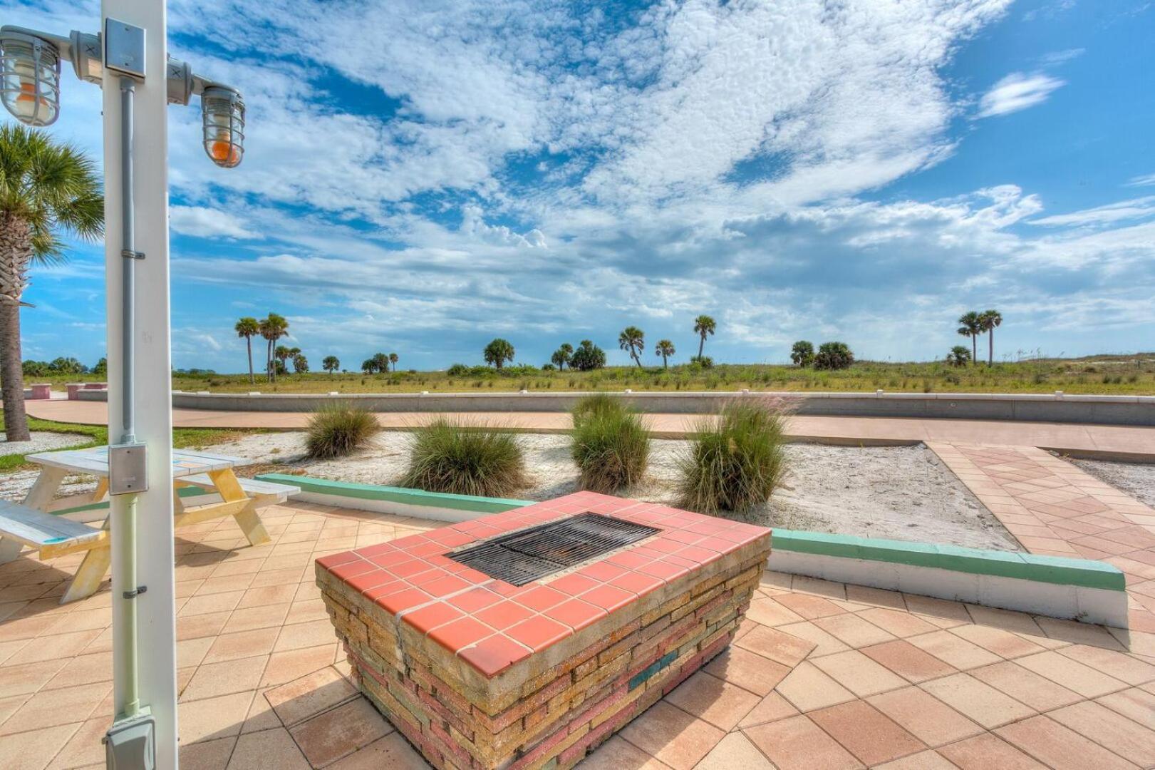 Tropic Terrace Hotel St. Pete Beach Buitenkant foto