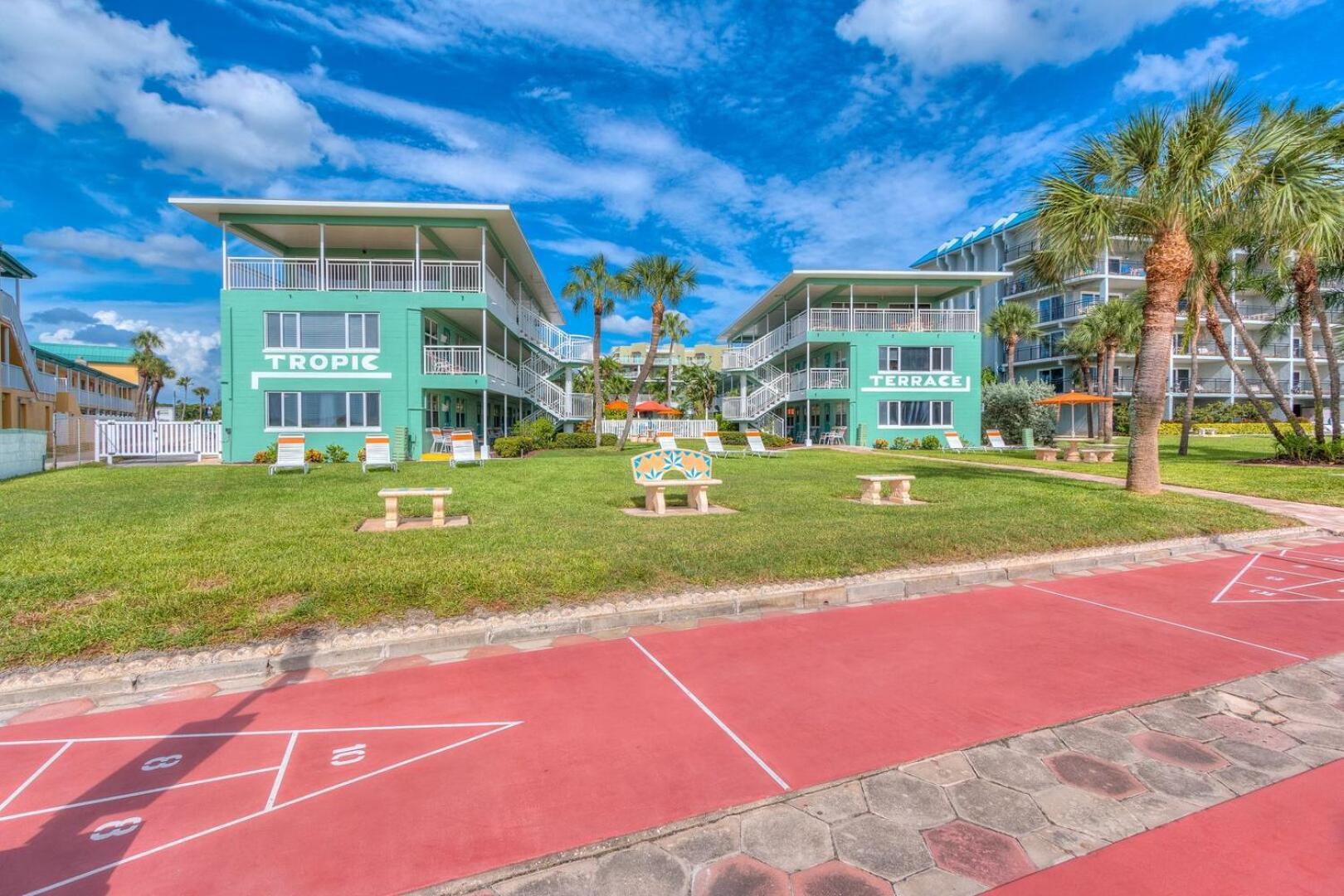 Tropic Terrace Hotel St. Pete Beach Buitenkant foto